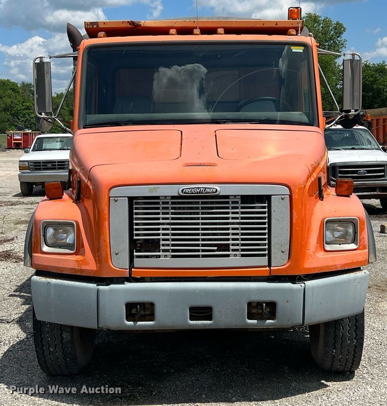 image for item LG9215 2003 Freightliner FL80  dump truck