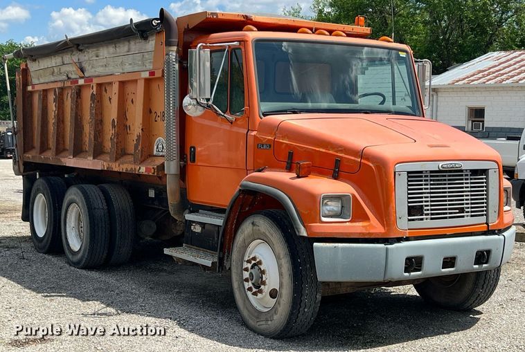 image for item LG9215 2003 Freightliner FL80  dump truck