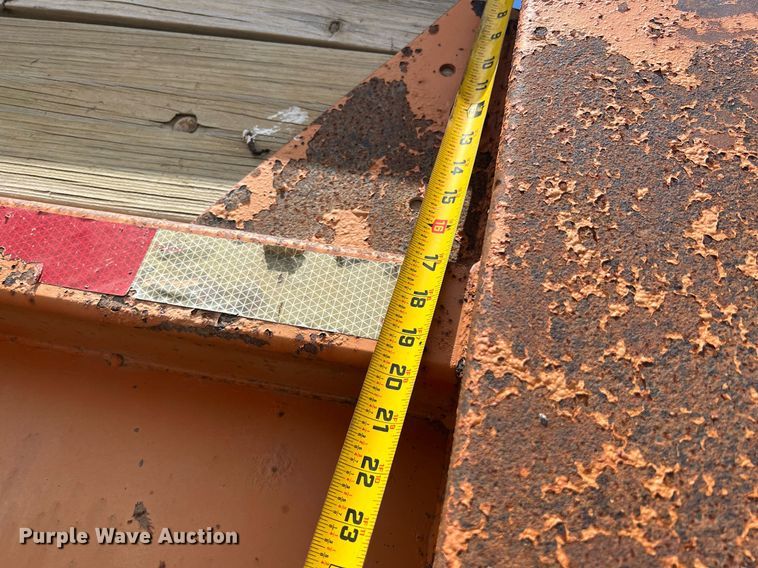 image for item LG9215 2003 Freightliner FL80  dump truck