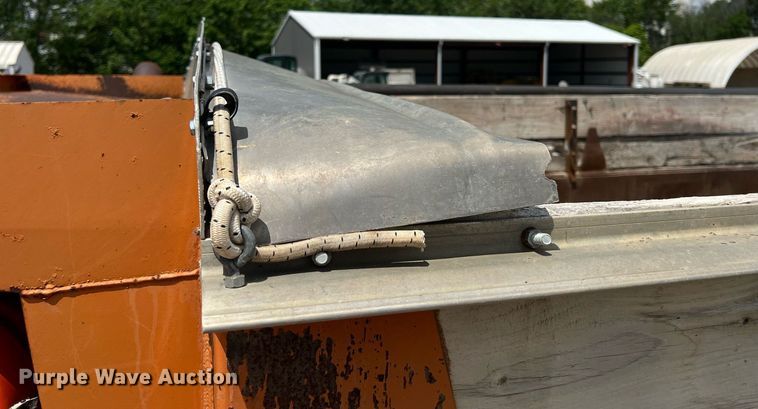 image for item LG9215 2003 Freightliner FL80  dump truck