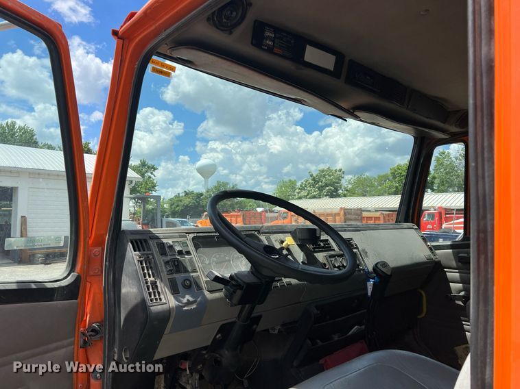 image for item LG9215 2003 Freightliner FL80  dump truck