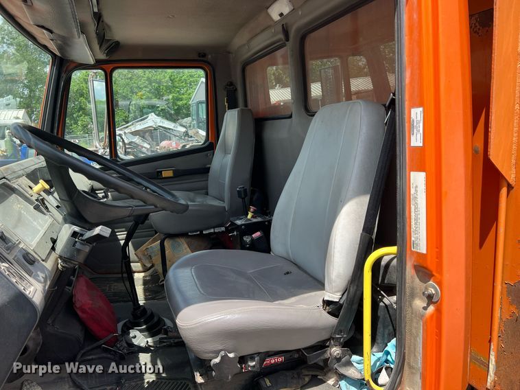 image for item LG9215 2003 Freightliner FL80  dump truck