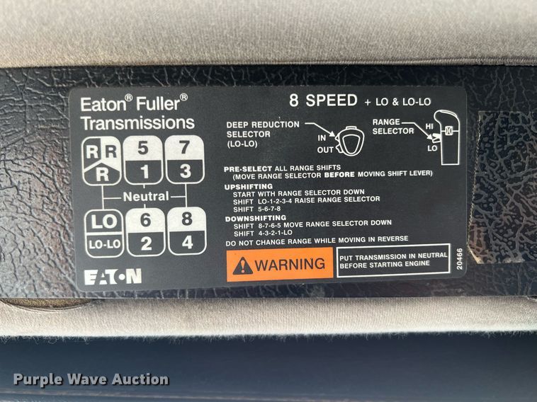 image for item LG9215 2003 Freightliner FL80  dump truck