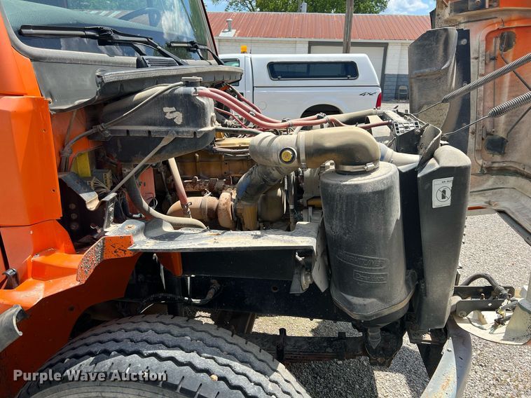 image for item LG9215 2003 Freightliner FL80  dump truck