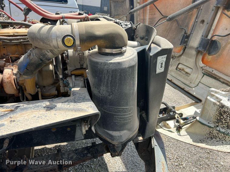 image for item LG9215 2003 Freightliner FL80  dump truck