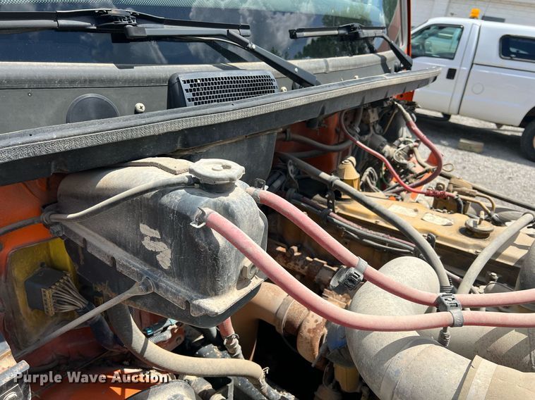 image for item LG9215 2003 Freightliner FL80  dump truck