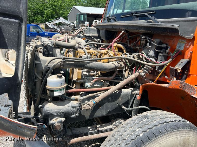 image for item LG9215 2003 Freightliner FL80  dump truck