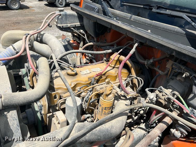 image for item LG9215 2003 Freightliner FL80  dump truck