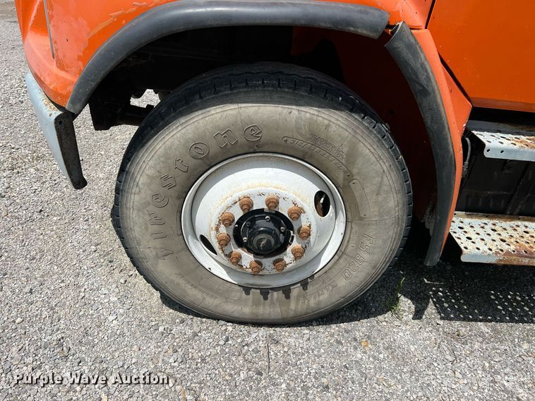 image for item LG9215 2003 Freightliner FL80  dump truck