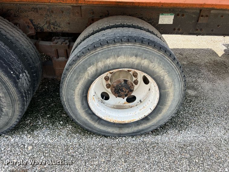 image for item LG9215 2003 Freightliner FL80  dump truck