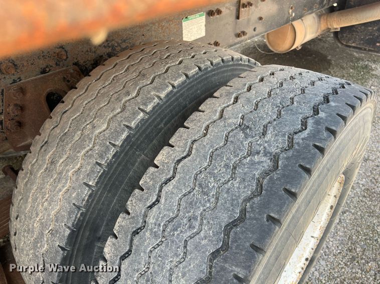 image for item LG9215 2003 Freightliner FL80  dump truck