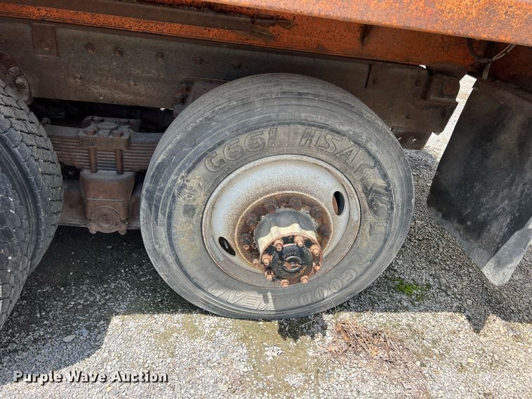 image for item LG9215 2003 Freightliner FL80  dump truck