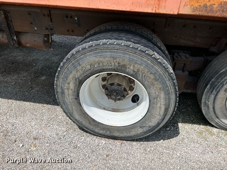 image for item LG9215 2003 Freightliner FL80  dump truck