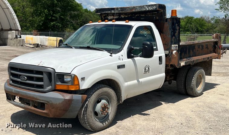 image for item LG9218 1999 Ford F350 Super Duty  dump flatbed pickup truck