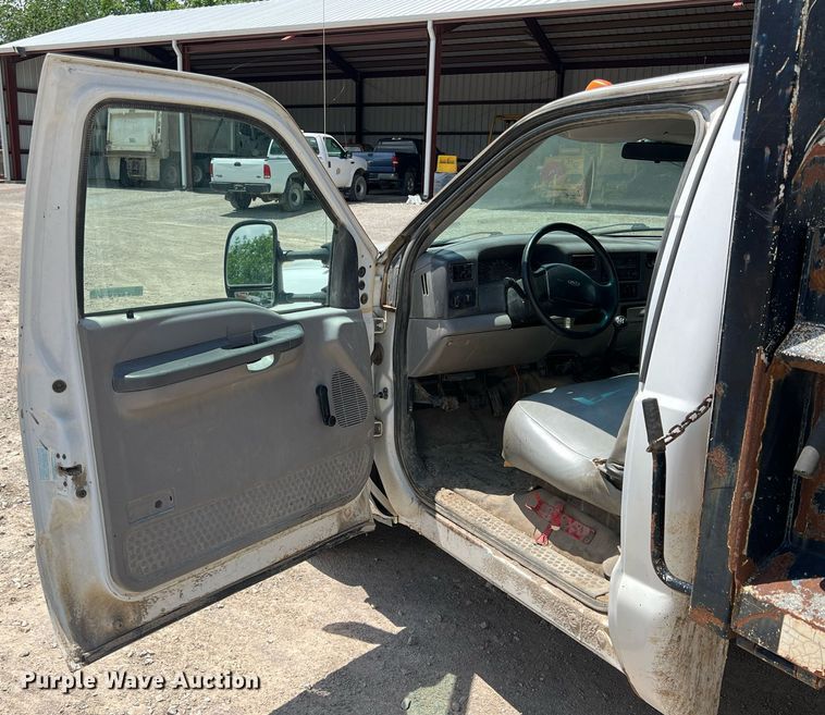 image for item LG9218 1999 Ford F350 Super Duty  dump flatbed pickup truck