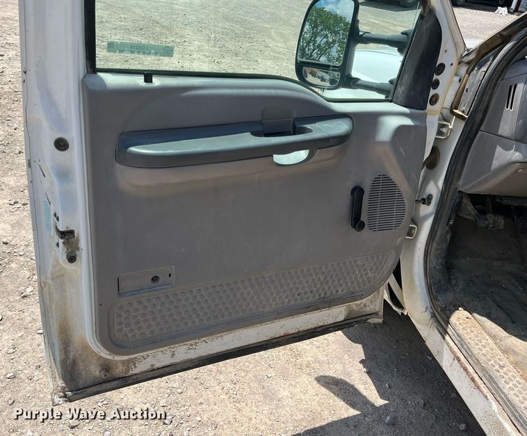 image for item LG9218 1999 Ford F350 Super Duty  dump flatbed pickup truck