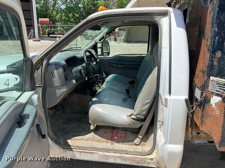 image for item LG9218 1999 Ford F350 Super Duty  dump flatbed pickup truck