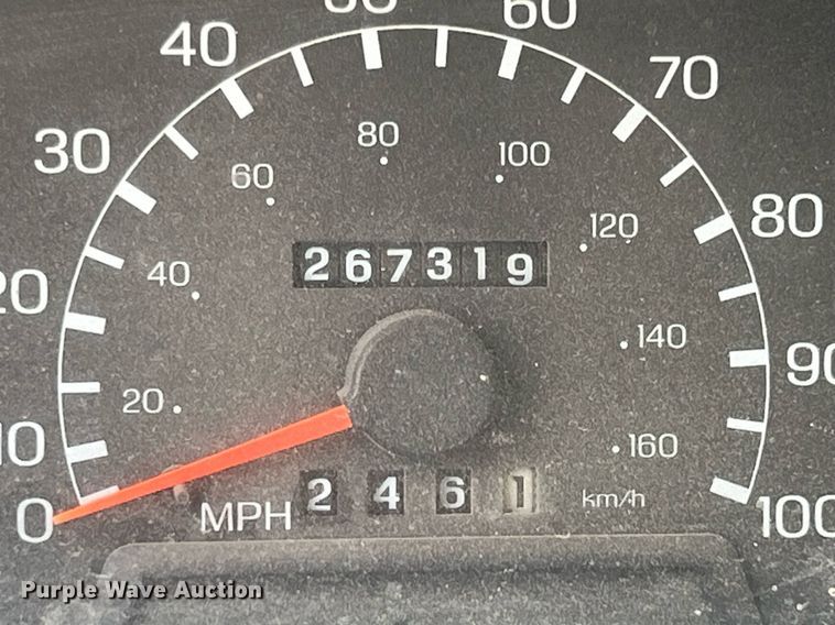 image for item LG9218 1999 Ford F350 Super Duty  dump flatbed pickup truck