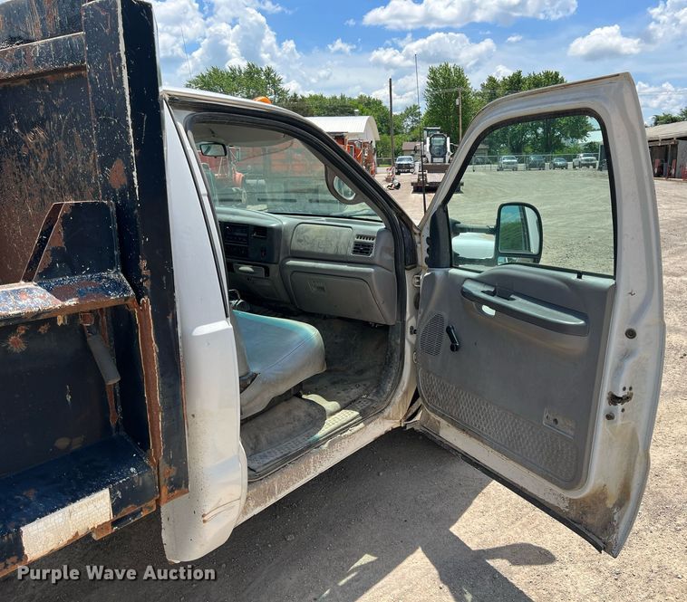 image for item LG9218 1999 Ford F350 Super Duty  dump flatbed pickup truck