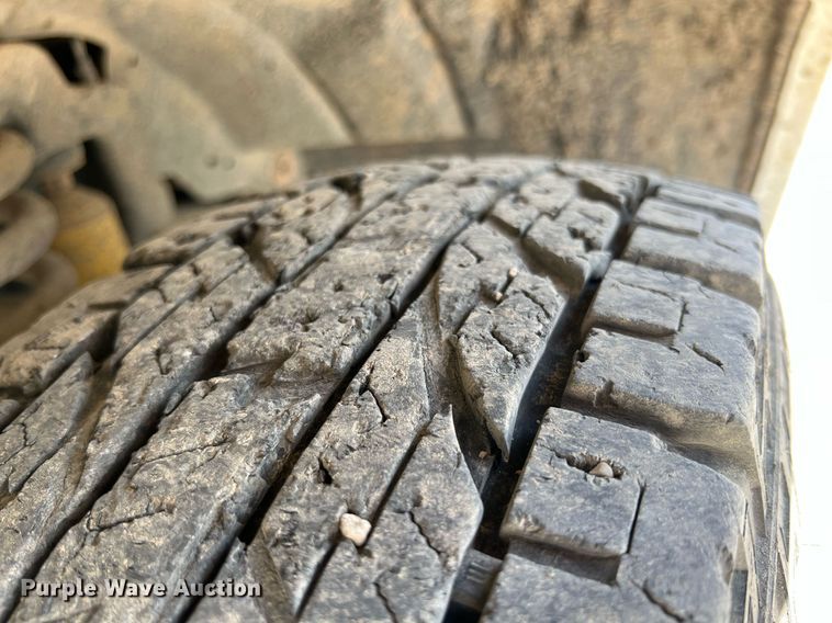 image for item LG9218 1999 Ford F350 Super Duty  dump flatbed pickup truck