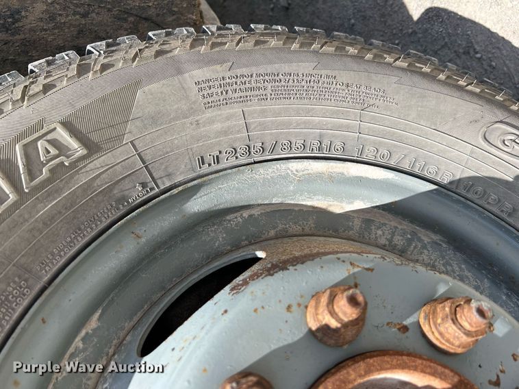 image for item LG9218 1999 Ford F350 Super Duty  dump flatbed pickup truck