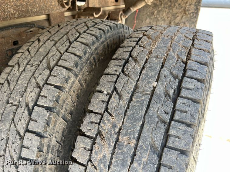 image for item LG9218 1999 Ford F350 Super Duty  dump flatbed pickup truck