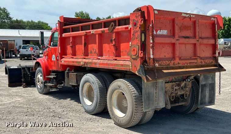 image for item LG9219 1999 International 4900  dump truck