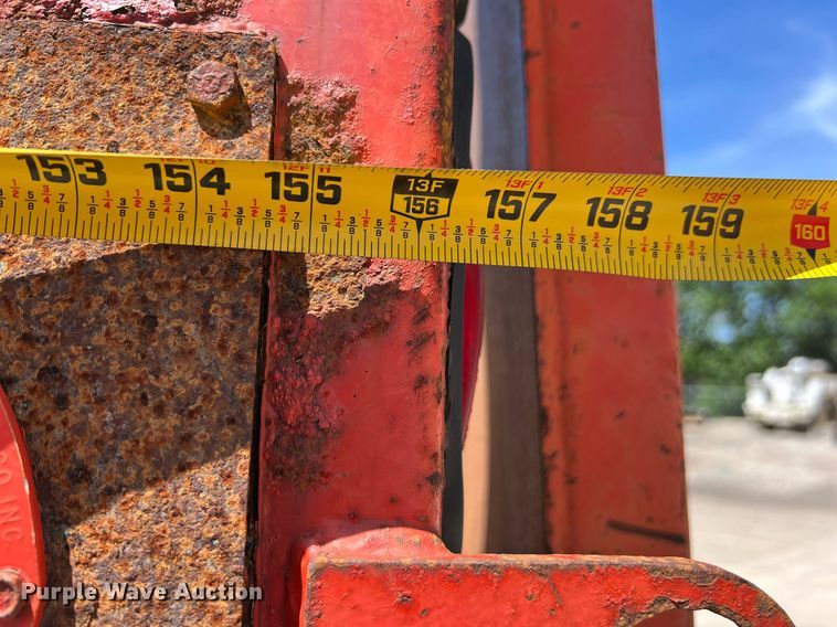 image for item LG9219 1999 International 4900  dump truck