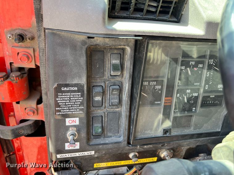 image for item LG9219 1999 International 4900  dump truck