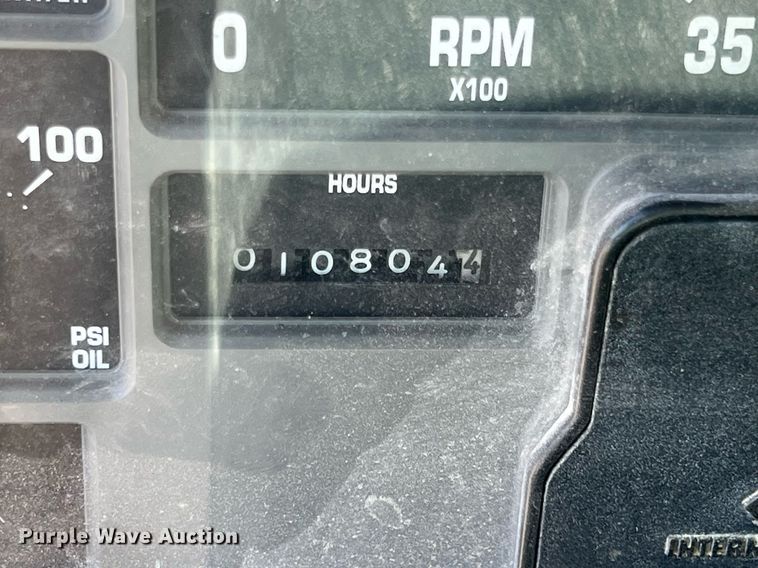 image for item LG9219 1999 International 4900  dump truck