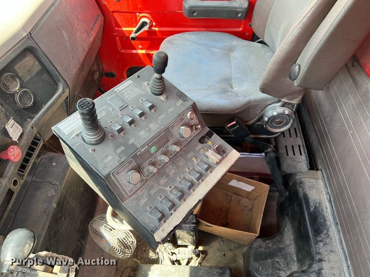 image for item LG9219 1999 International 4900  dump truck