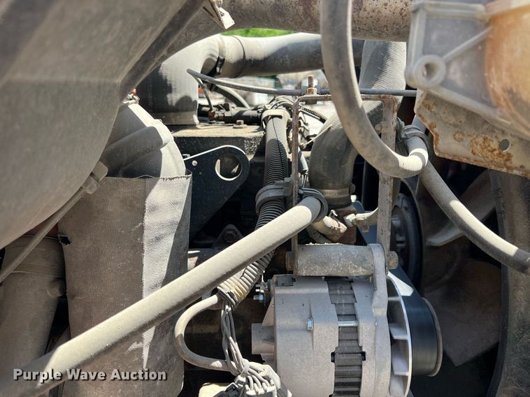 image for item LG9219 1999 International 4900  dump truck