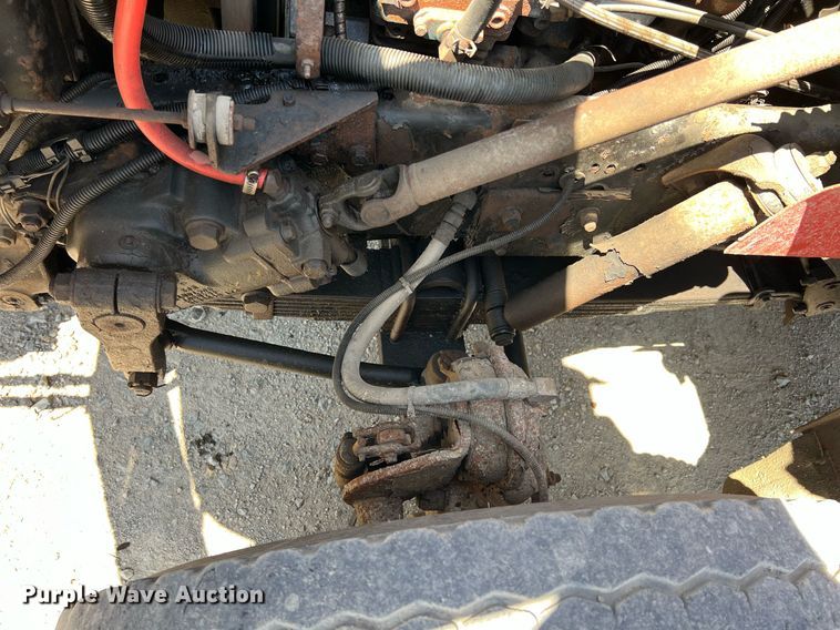 image for item LG9219 1999 International 4900  dump truck