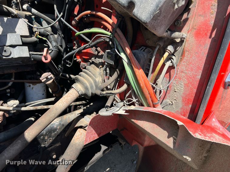 image for item LG9219 1999 International 4900  dump truck