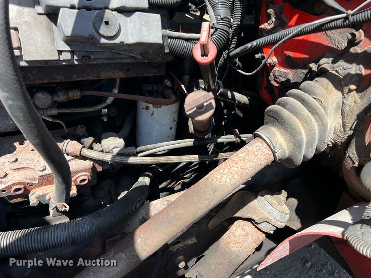 image for item LG9219 1999 International 4900  dump truck