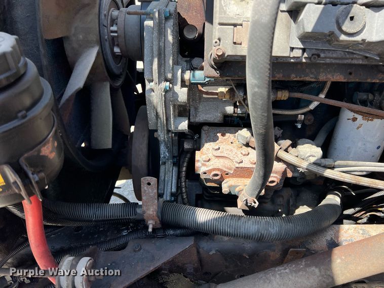 image for item LG9219 1999 International 4900  dump truck