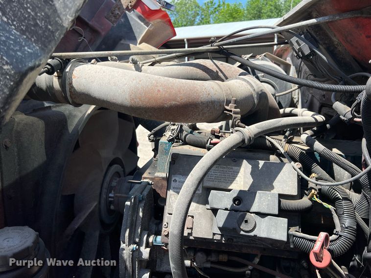 image for item LG9219 1999 International 4900  dump truck