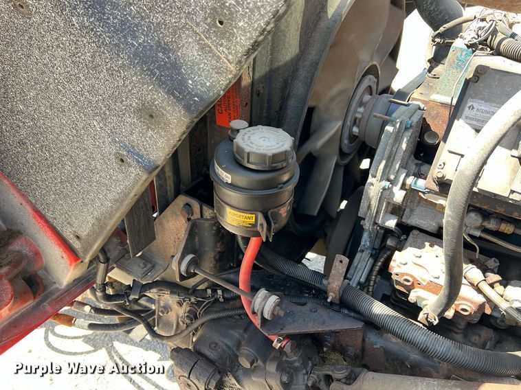 image for item LG9219 1999 International 4900  dump truck