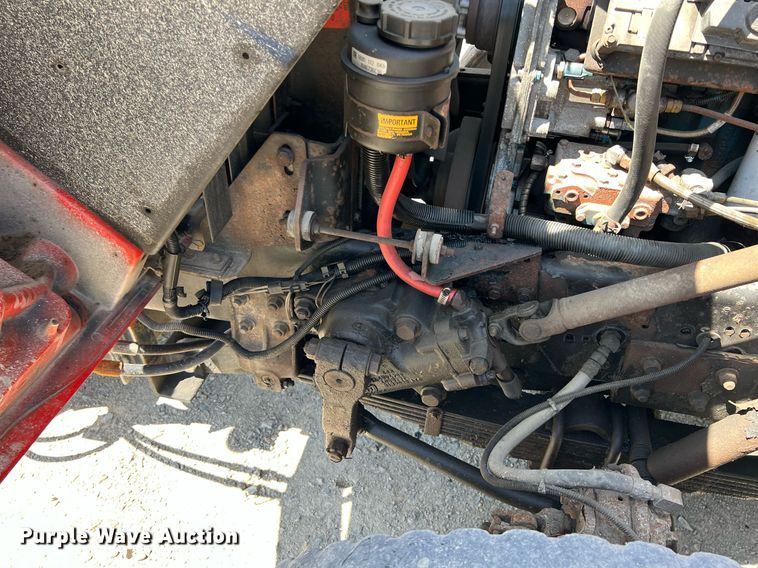 image for item LG9219 1999 International 4900  dump truck