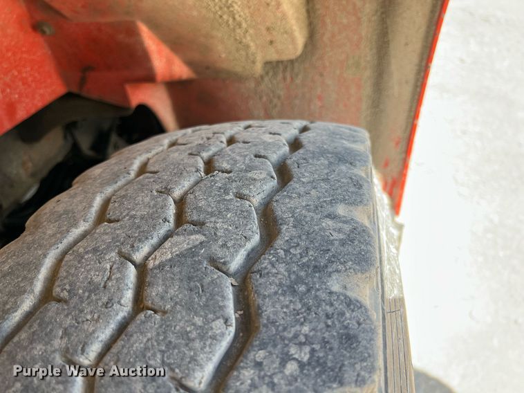 image for item LG9219 1999 International 4900  dump truck