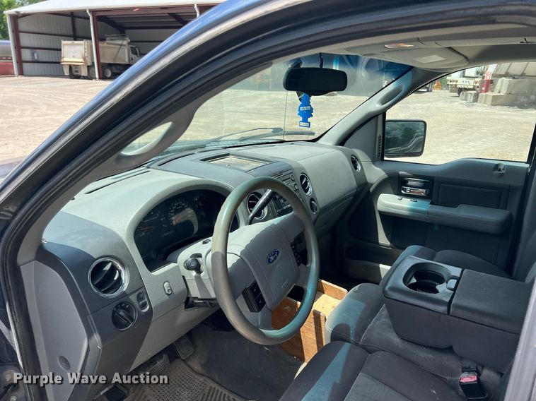 image for item LG9221 2004 Ford F150  SuperCrew pickup truck