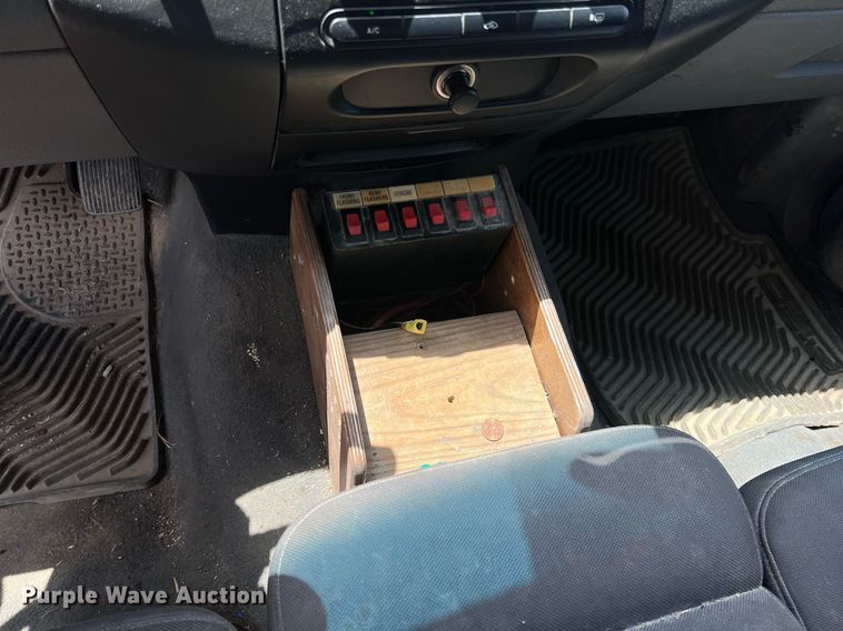 image for item LG9221 2004 Ford F150  SuperCrew pickup truck