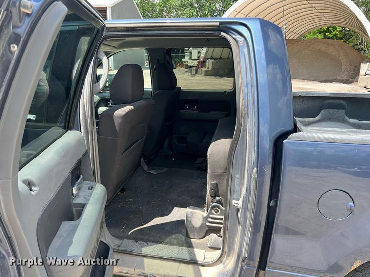 image for item LG9221 2004 Ford F150  SuperCrew pickup truck