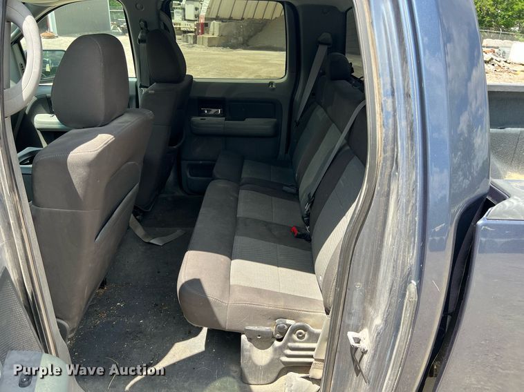 image for item LG9221 2004 Ford F150  SuperCrew pickup truck