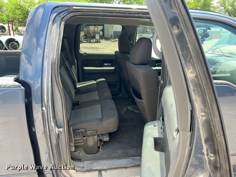 image for item LG9221 2004 Ford F150  SuperCrew pickup truck