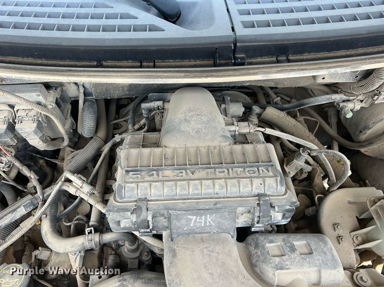 image for item LG9221 2004 Ford F150  SuperCrew pickup truck