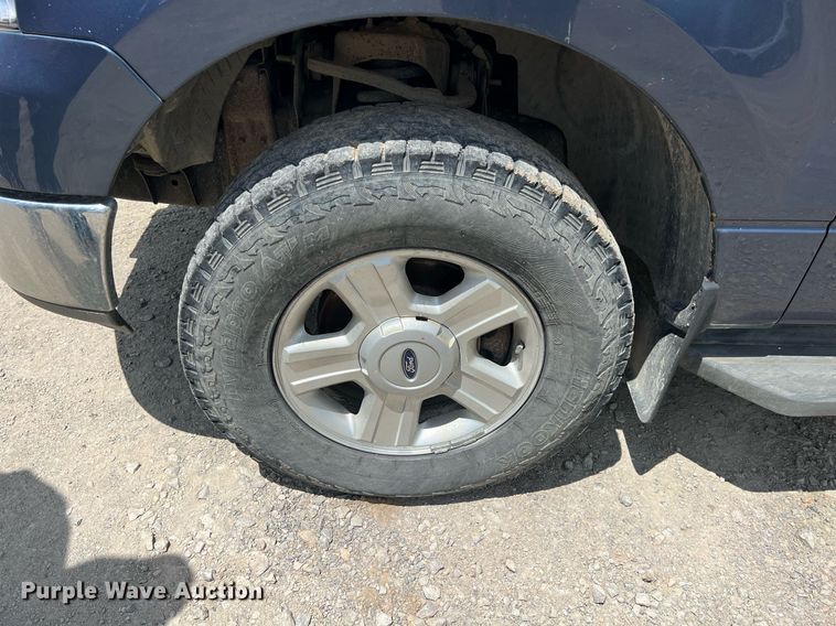 image for item LG9221 2004 Ford F150  SuperCrew pickup truck