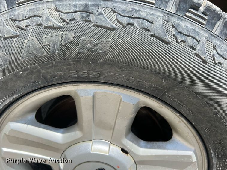 image for item LG9221 2004 Ford F150  SuperCrew pickup truck