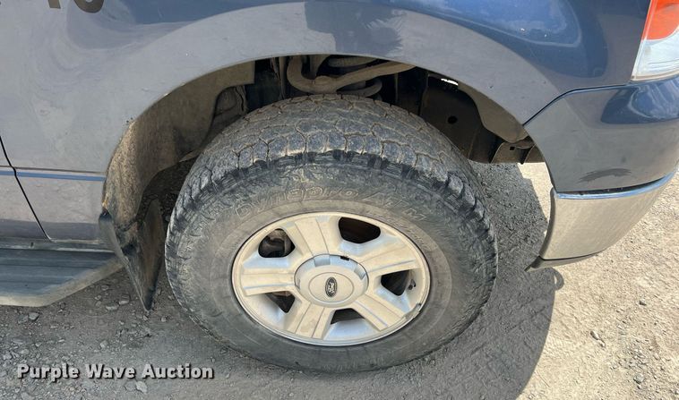 image for item LG9221 2004 Ford F150  SuperCrew pickup truck