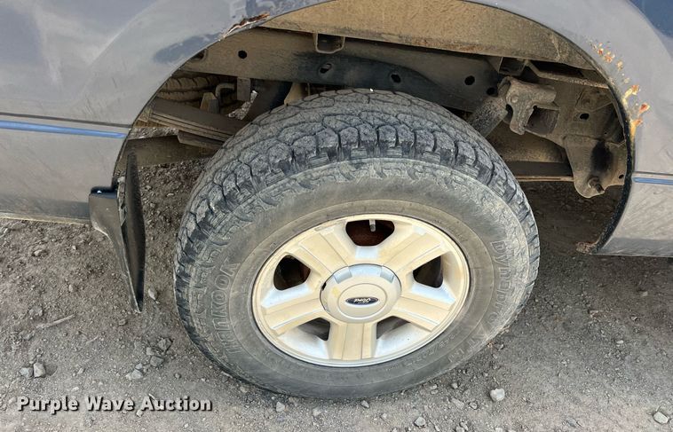 image for item LG9221 2004 Ford F150  SuperCrew pickup truck